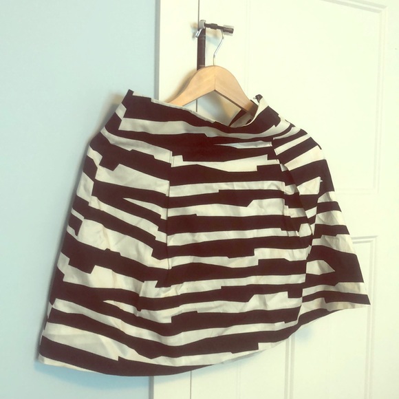 Club Monaco Size 2 Skirt - Picture 1 of 3